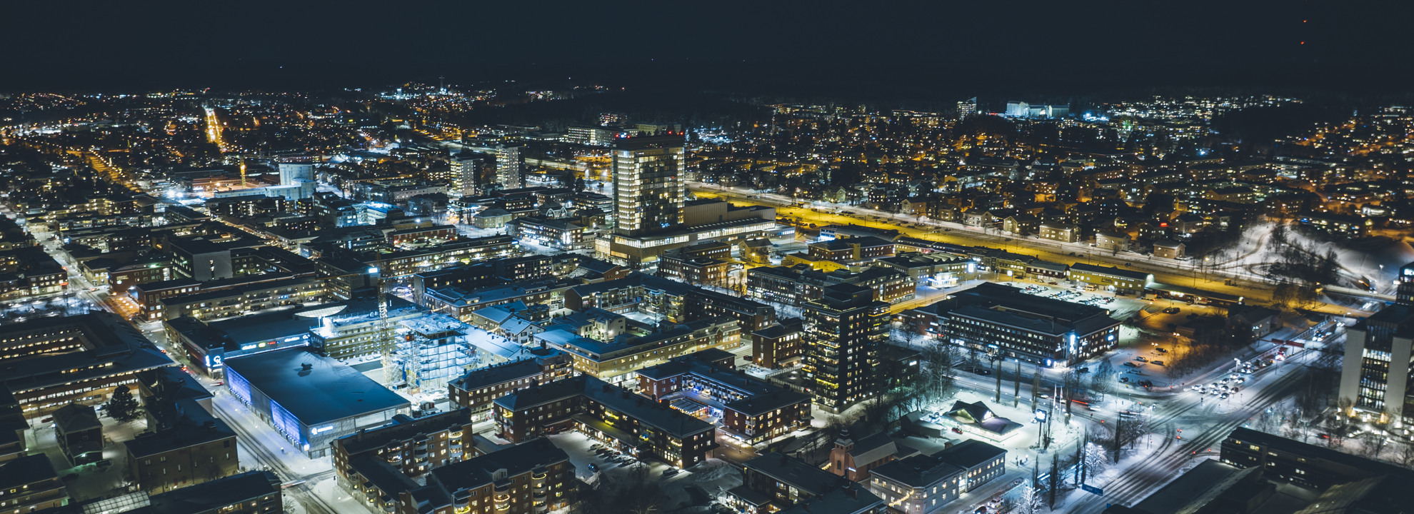 Vy över centrala Skellefteå kväll